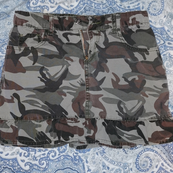 ARIZONA GIRLS MINI Skirt Green Camo size 14 - Picture 1 of 5